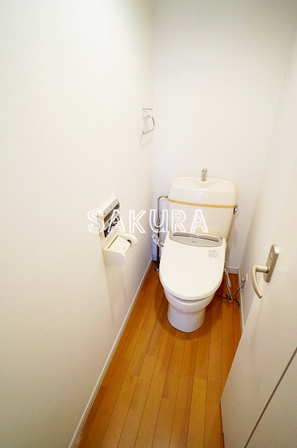 トイレ　嬉しい温水洗浄便座♪