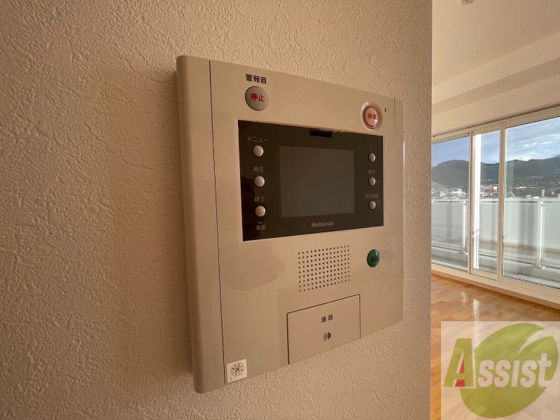 セキュリティ　ＴＶモニター付インターホンです。来客者の顔が見えるので安心！