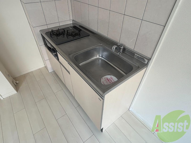 キッチン　システムキッチンなのですぐにでもお使いになれます。