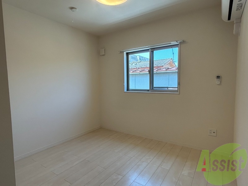 その他部屋・スペース　５．２帖のお部屋は寝室としても使えますね。