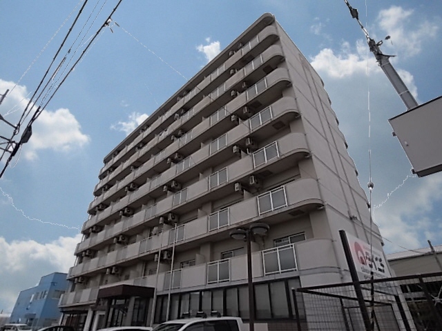 建物外観　タイル貼りの外観