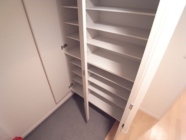 玄関　下駄箱