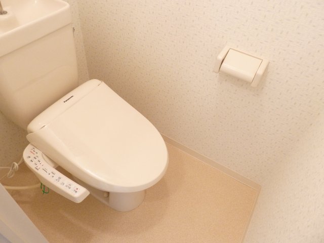 トイレ　※写真は別のお部屋の写真です