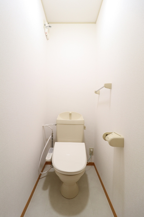 トイレ　温水洗浄暖房便座