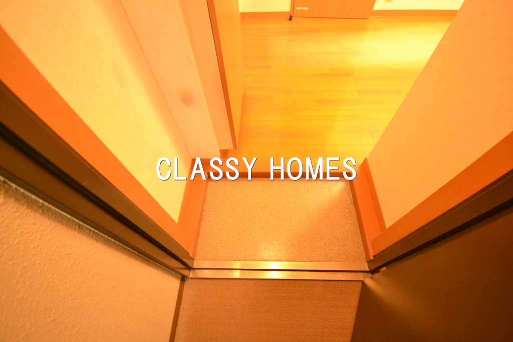 玄関　2004年竣工 レジデンスOGI II：玄関