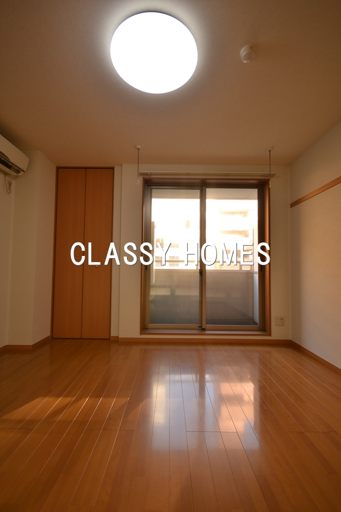 居室・リビング　2004年竣工 レジデンスOGI II：居室