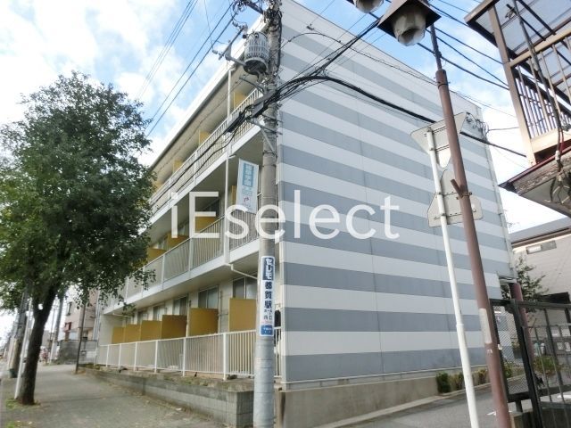 建物外観　2004年8月築。千城台駅徒歩3分の位置に立地