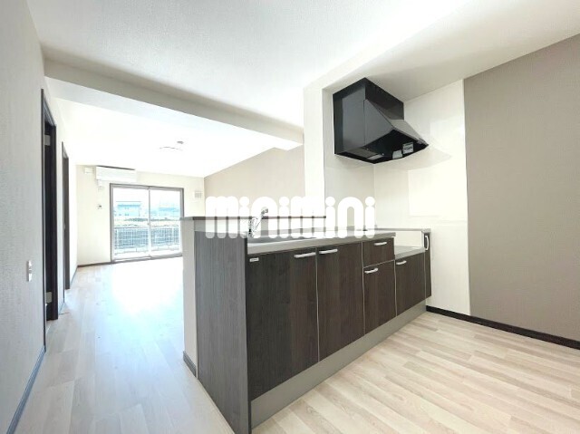 キッチン　同型タイプのイメージ写真です。