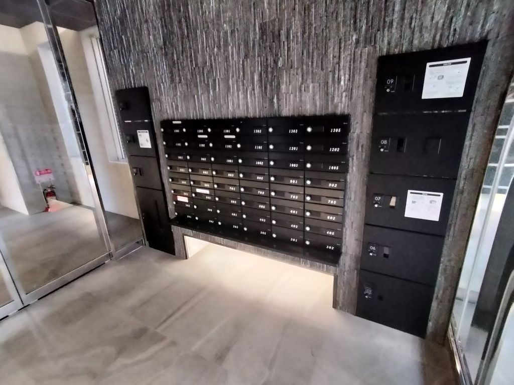 エントランス　エントランス