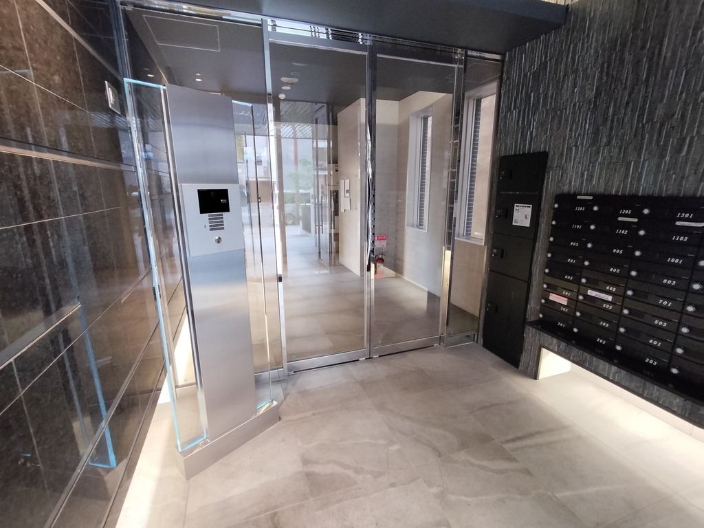 エントランス　エントランス