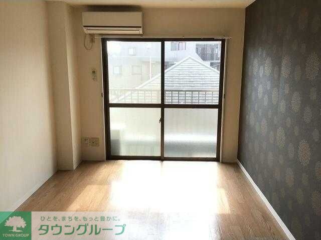 居室・リビング　同建物別号室別タイプ参考写真です