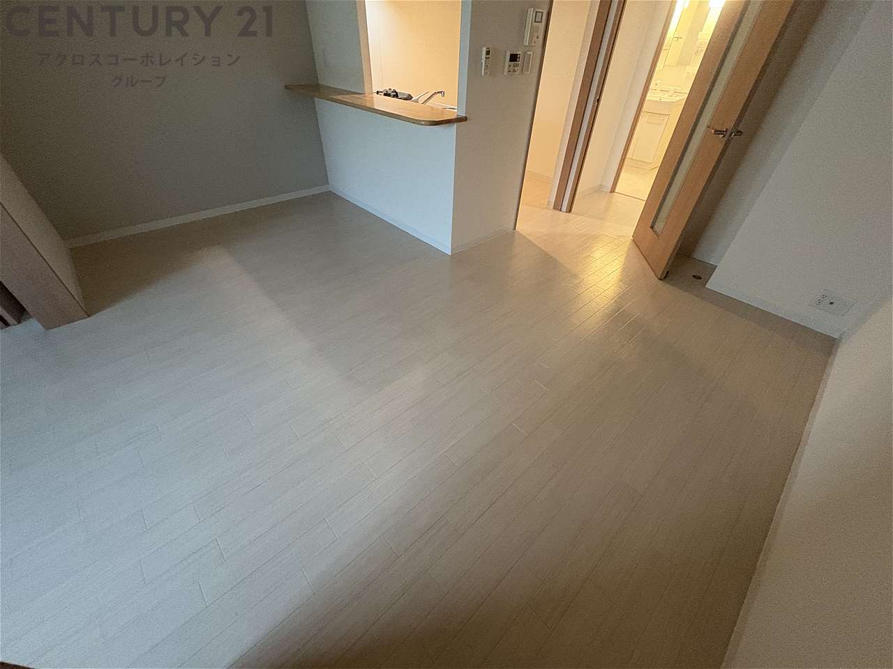 居室・リビング　エアコン付きで快適に過ごせます♪