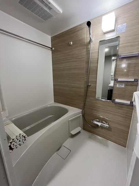 バス・シャワールーム　コンパクトで使いやすいお風呂です