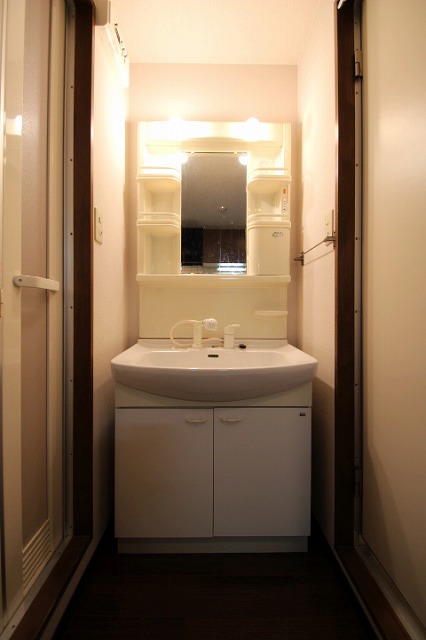 洗面設備　同物件別号室の写真です。