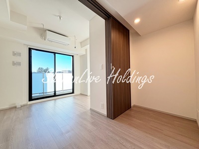 居室・リビング　南西向きで日当たり良好♪