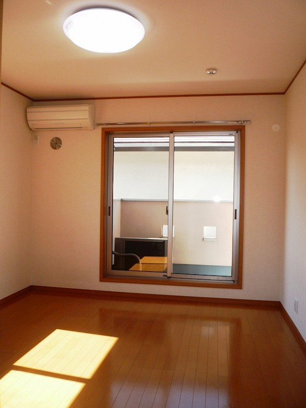 居室・リビング　別室参照