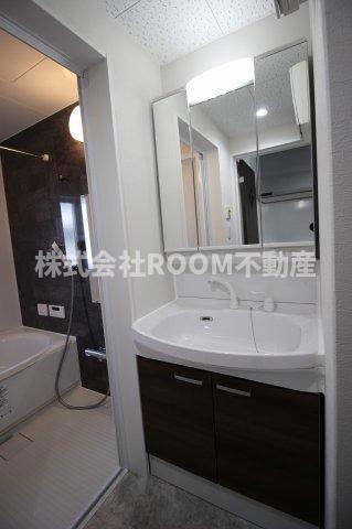 洗面設備　広い洗面スペース