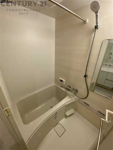 バス・シャワールーム　浴室乾燥機付き！