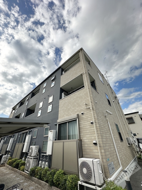 建物外観　スマートに佇むお家。毎日が楽しくなります。