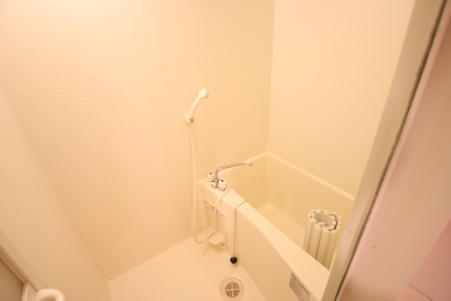 バス・シャワールーム　※別室の参考写真の為、現況優先です。