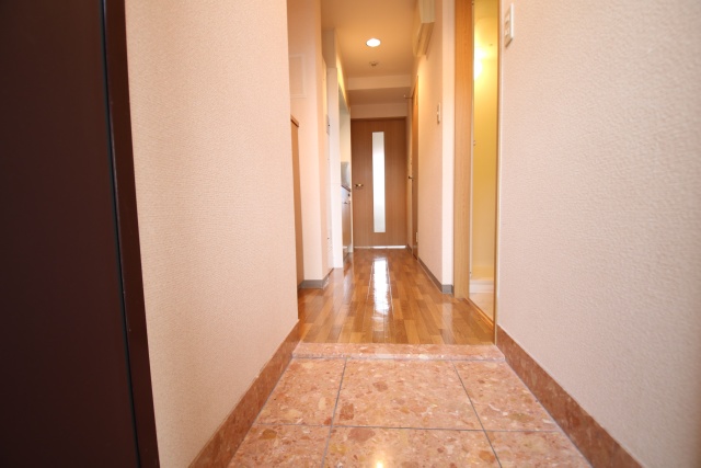 玄関　※別室の参考写真の為、現況優先です。