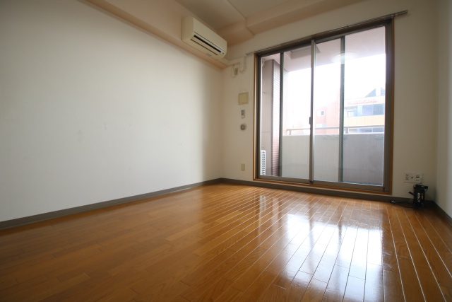 居室・リビング　※別室の参考写真の為、現況優先です。