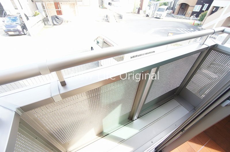 バルコニー　物干し竿を3本程度設置できます。