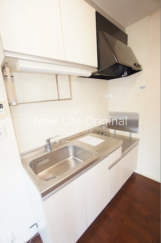 キッチン　コンロは設置幅・ガスの種別を確認の上、ご用意下さい。