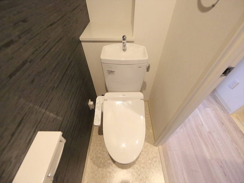 トイレ　温水洗浄暖房便座付トイレ