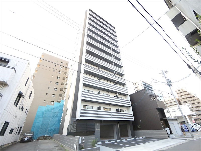 建物外観　外観　オートロック　防犯カメラ　宅配ＢＯＸ　全部屋角部屋