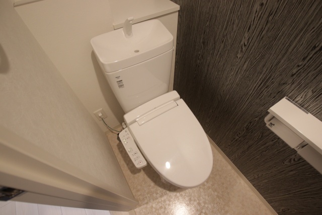 トイレ　※別室の参考写真の為、現況優先です。