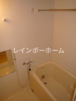 バス・シャワールーム　落ち着いた空間のお風呂です