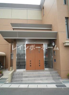 エントランス　落ち着いたエントランスです