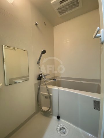 バス・シャワールーム　ＭＯＮＯＬＩＴＨ　浴室