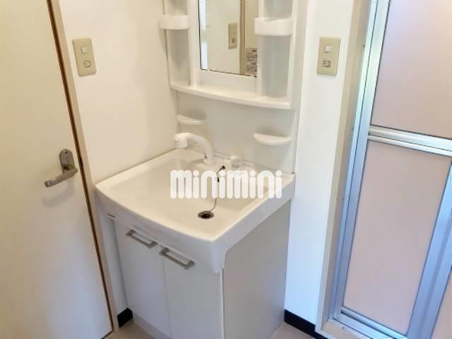 洗面設備　洗髪洗面化粧台です。