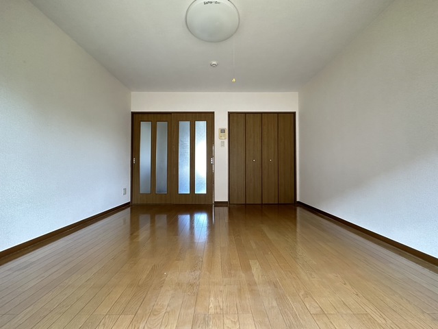 居室・リビング　別部屋参考写真です