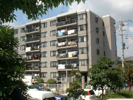 建物外観　外観タイル張り