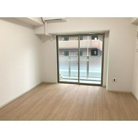 居室・リビング　室内