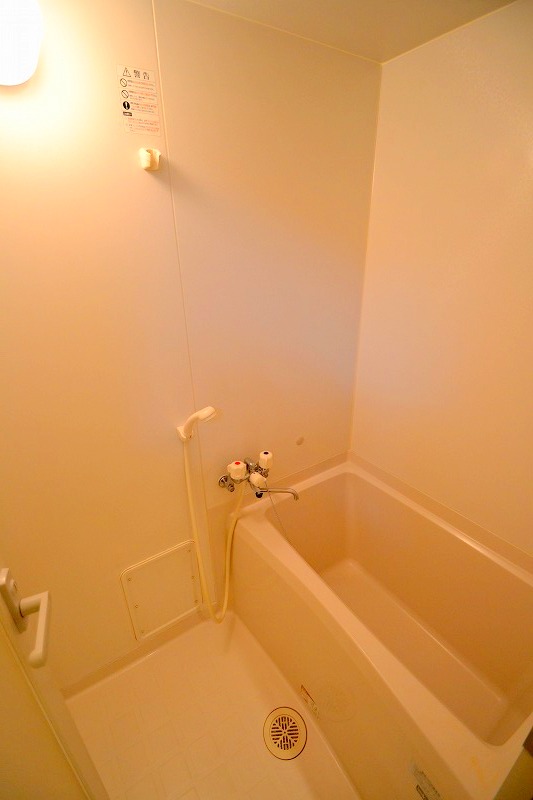 バス・シャワールーム　お問合せはシティホーム海田センター　082-821-2227
