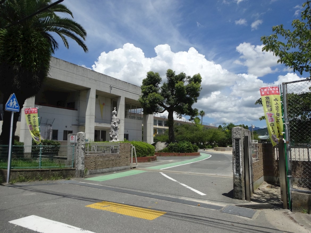 小学校　大野城市立大野小学校（小学校）まで528m