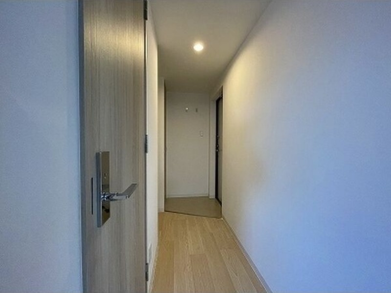 玄関　家具はイメージです