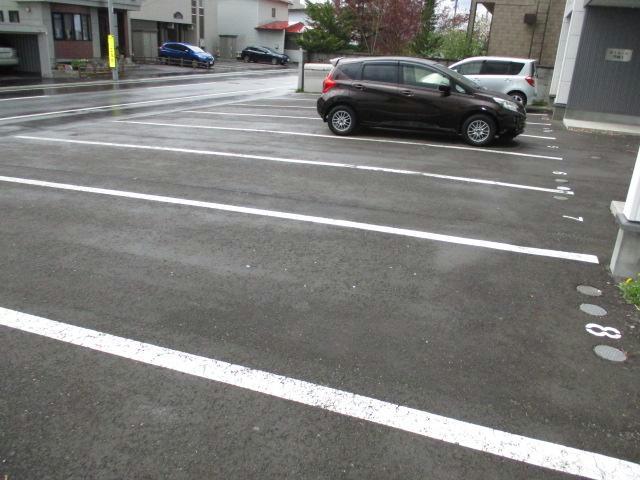 駐車場　駐車場