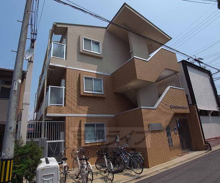 建物外観　閑静な住宅街に位置します
