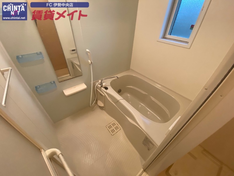バス・シャワールーム　反転同型タイプです。