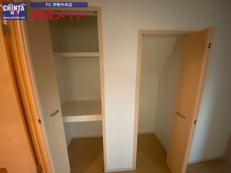 収納　反転同型タイプです。