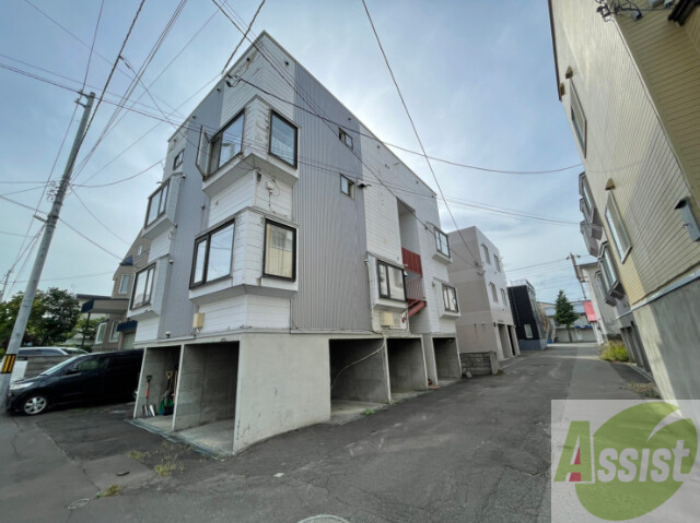 建物外観　札幌市北区北２５条西「メゾンドール」