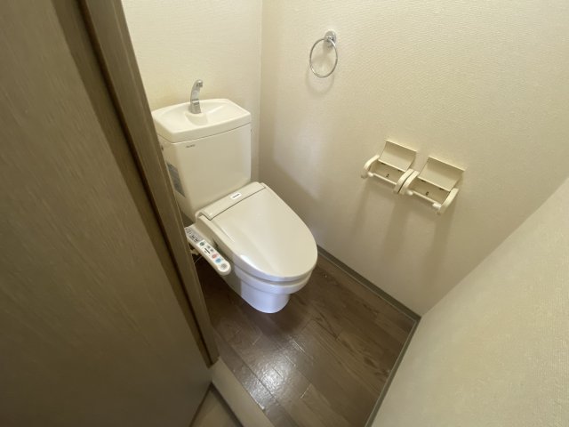 トイレ　温水洗浄便座付き☆