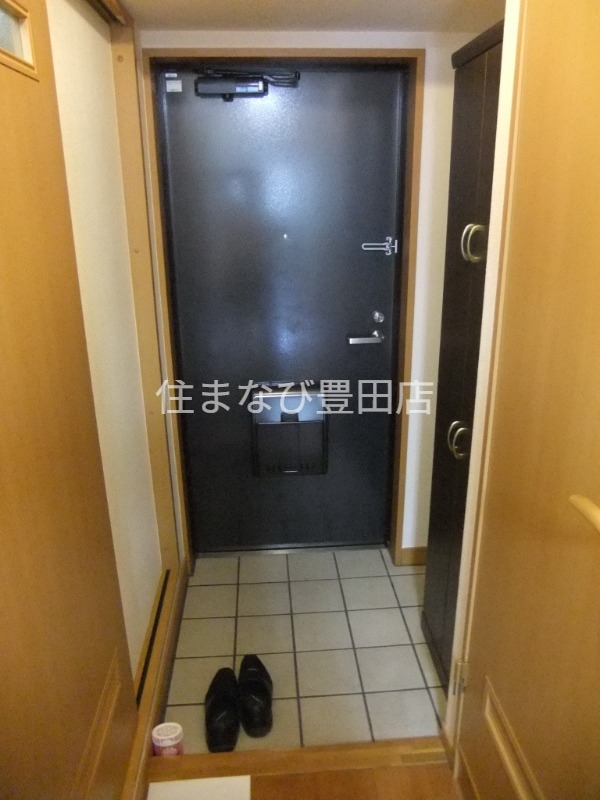 玄関　同型別部屋写真