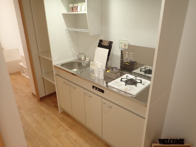 キッチン　同型タイプ物件の写真です。