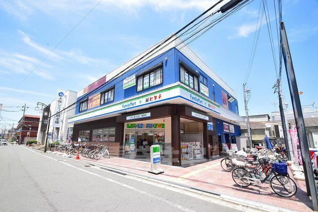 コンビニ　ファミリーマート　薬ヒグチ岩田南（コンビニ）まで423m